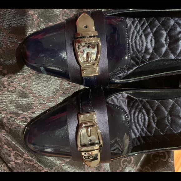Vintage Navy Gucci heels - Picture 1 of 8